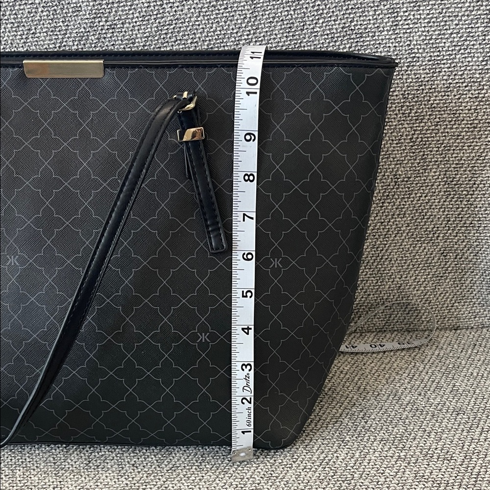 Kelly & Katie Elegant Black Tote with Pouch - Picture 13 of 16